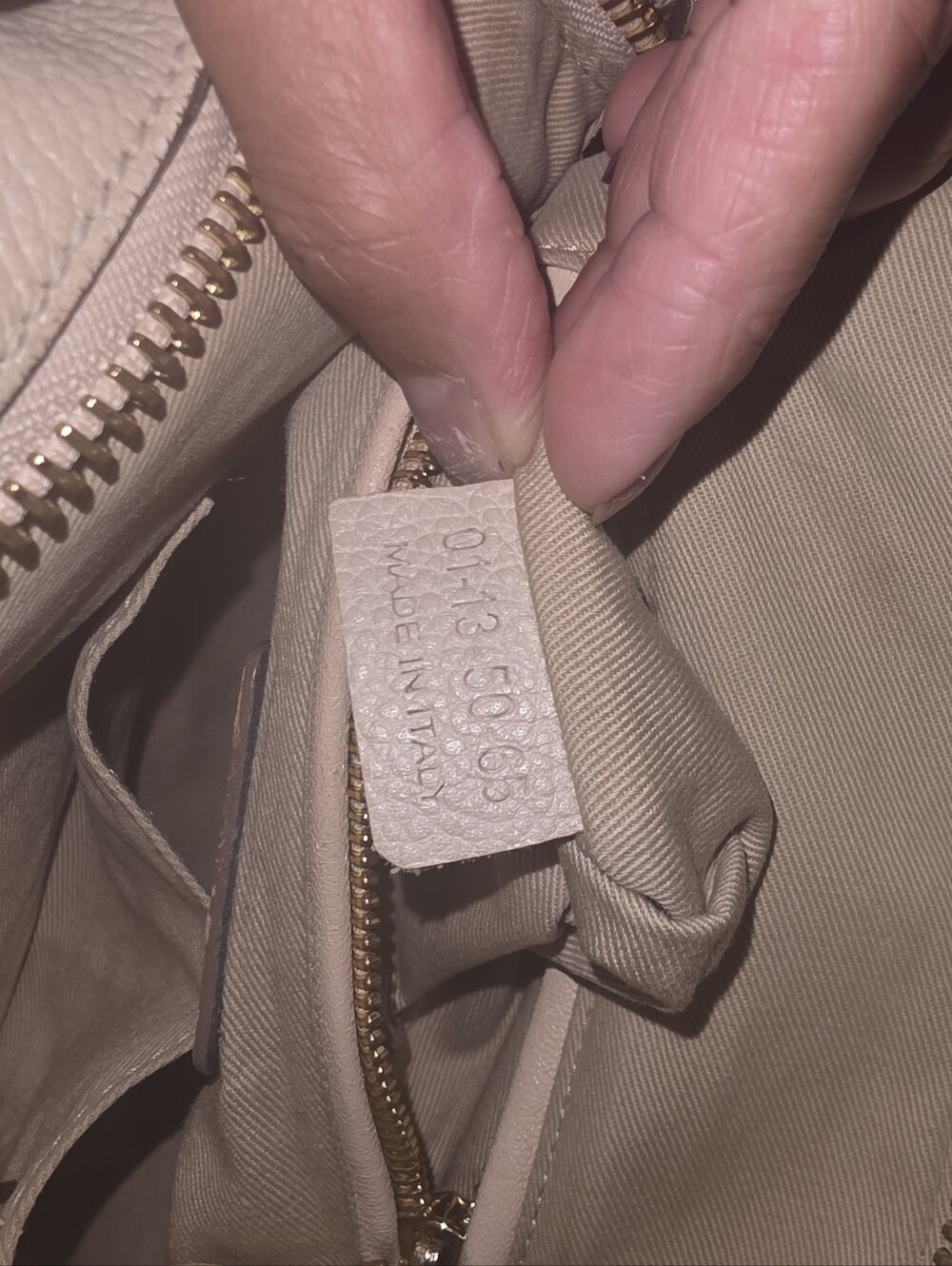 Authentic CHLOE PARATY - Cream Leather Shoulder Bag with Silver Accents - Picture 12 of 16